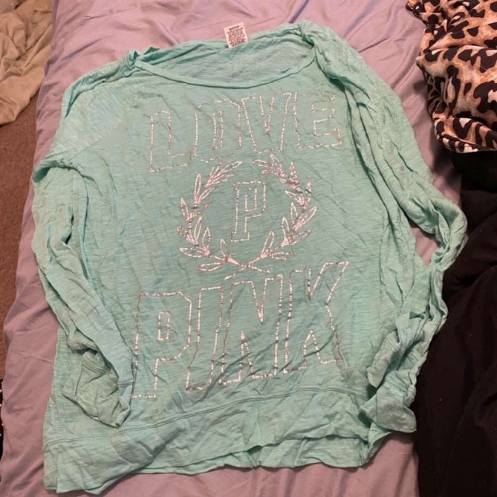 Vs pink shirt